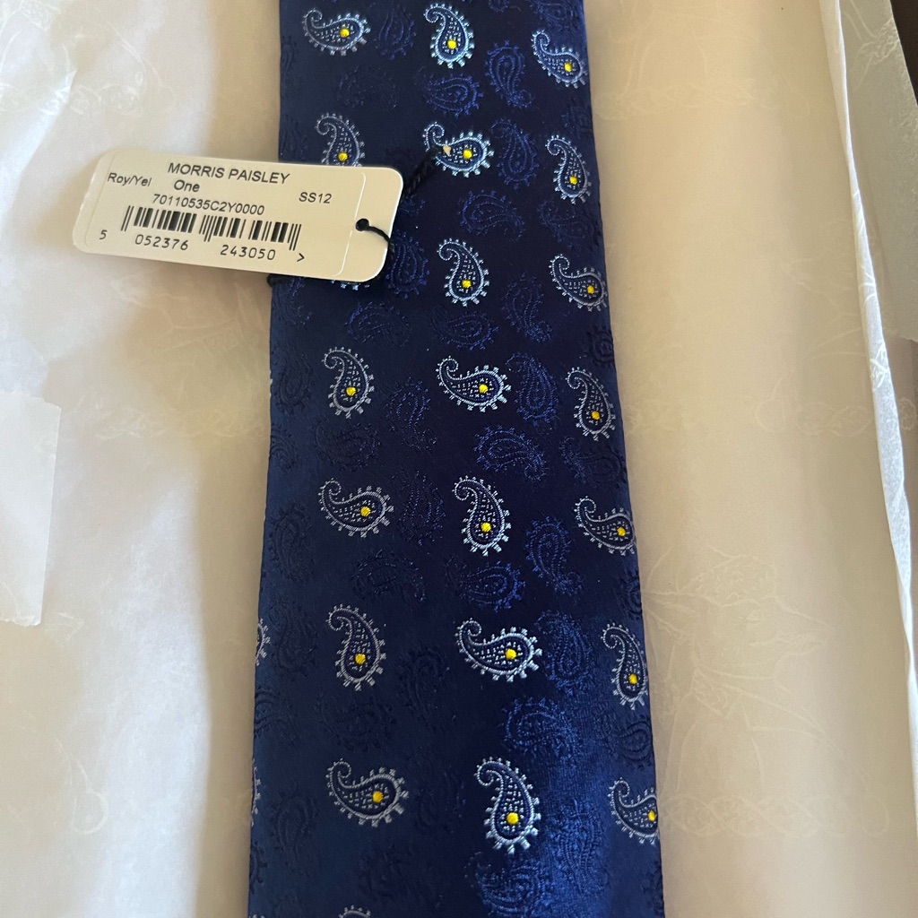 Brand New With Tags Thomas Pink Tie